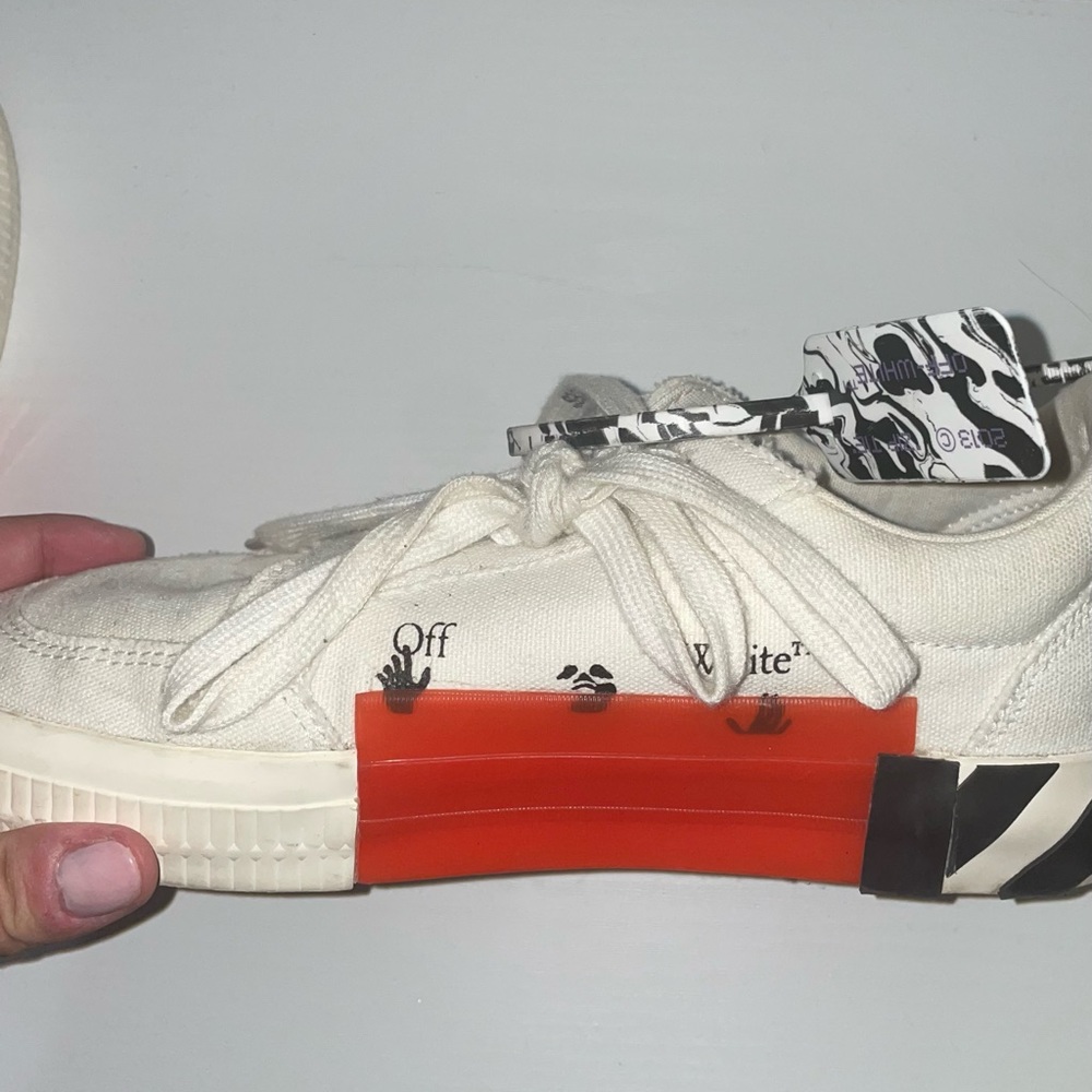 Worn Size 8 Off-White Canvas Sneakers. 100$ or Best Offer